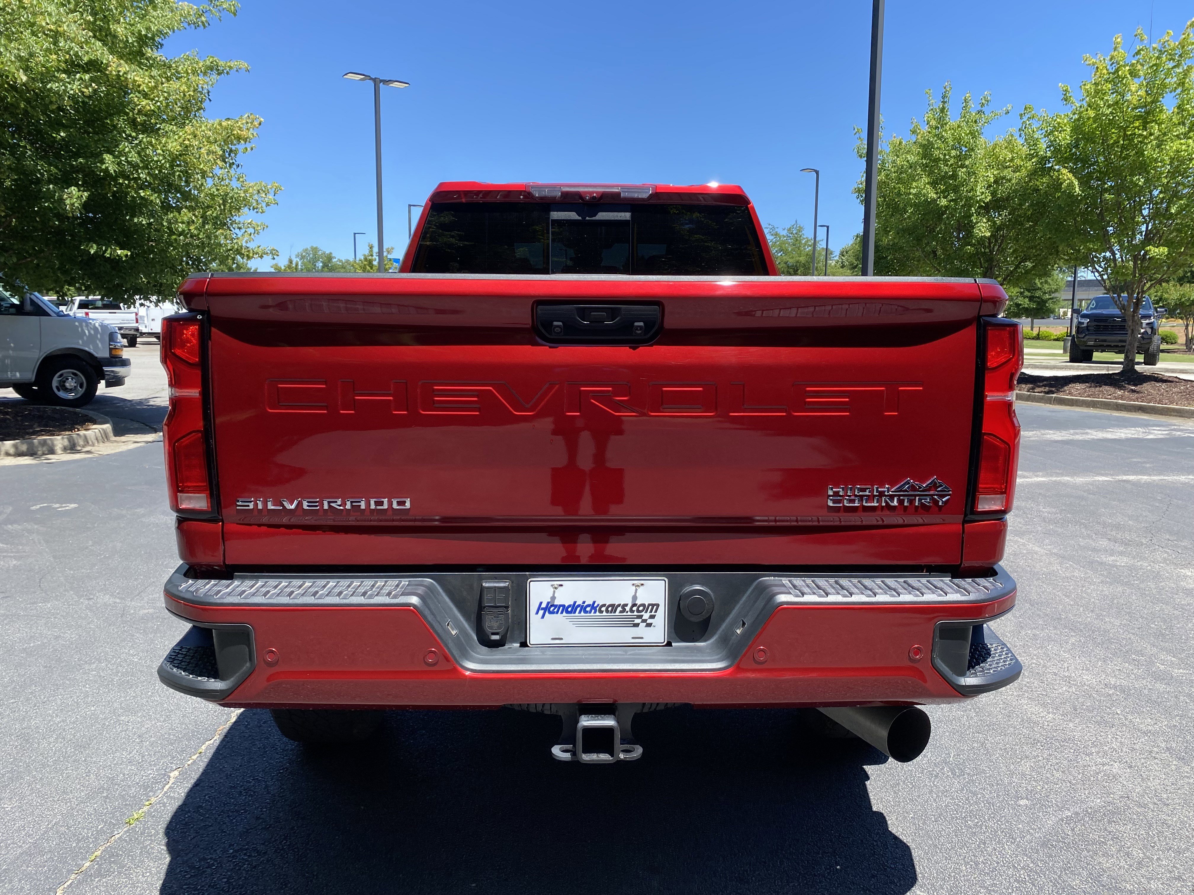 Used 2024 Chevrolet Silverado 2500 High Country w/ Technology Package AWD/4WD image 8