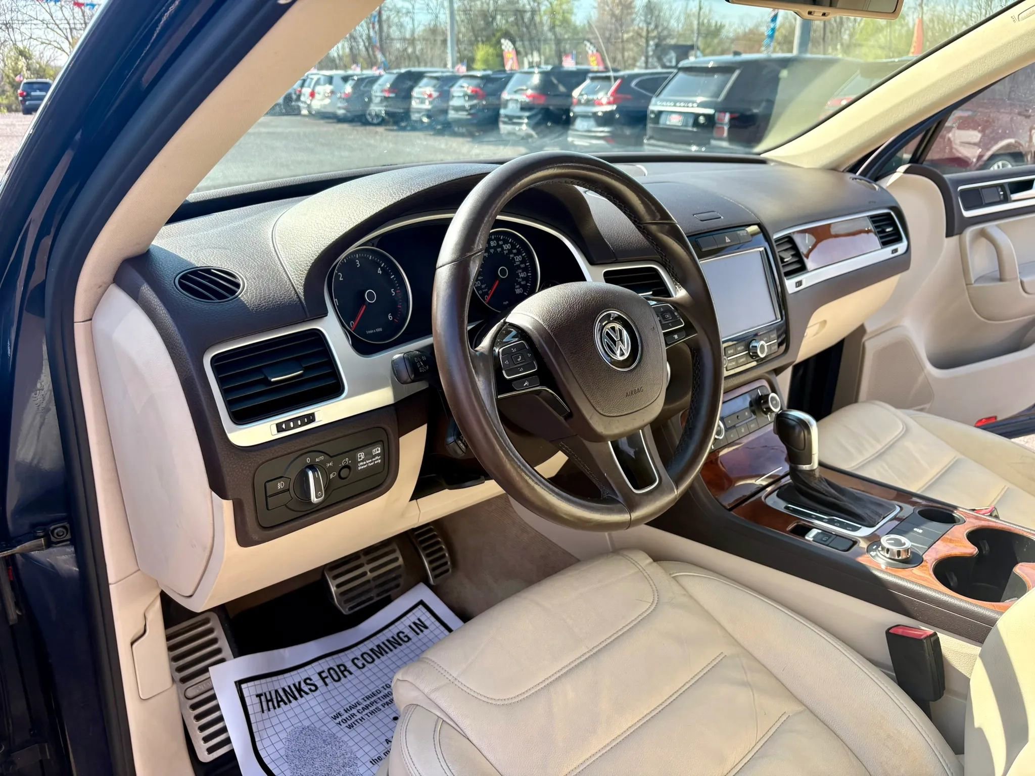 Used 2012 Volkswagen Touareg TDI image 16