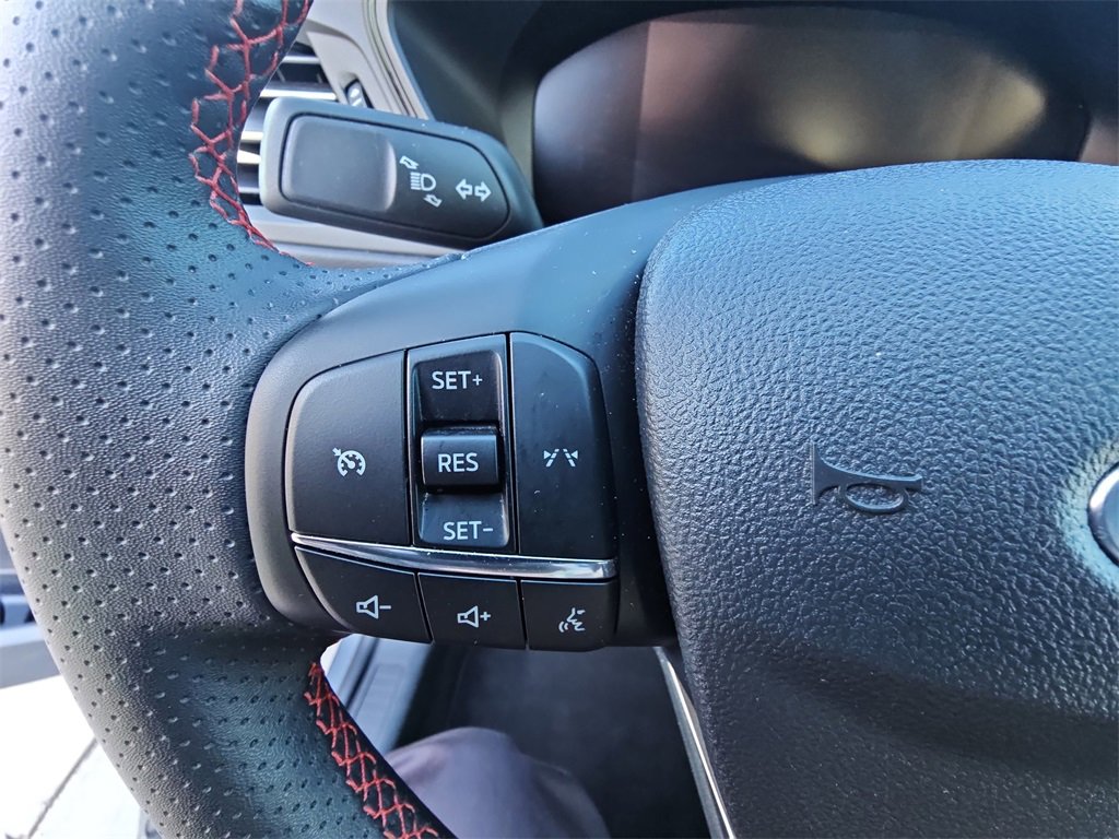 Used 2025 Ford Escape ST-Line image 16