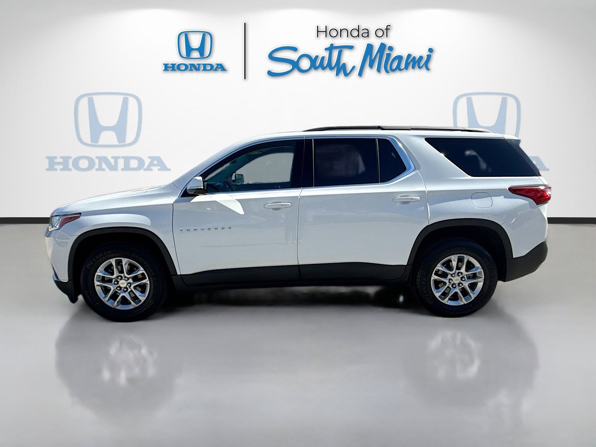 Used 2020 Chevrolet Traverse LT image 4