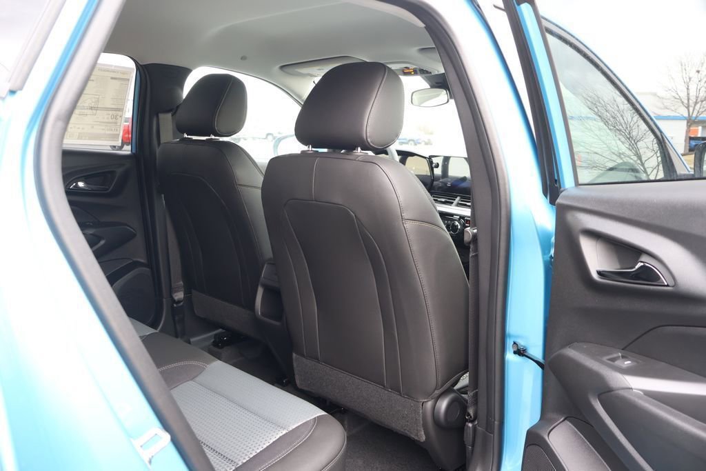 New 2026 Chevrolet Trax LT w/ Driver Confidence Package FWD image 38