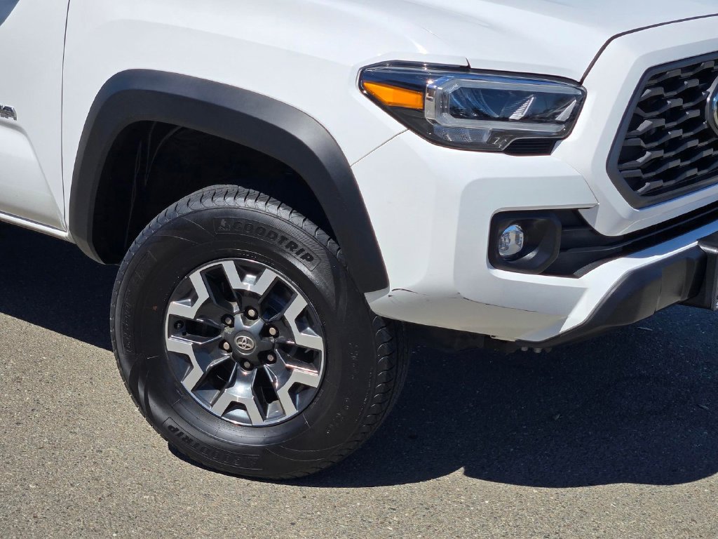 Used 2022 Toyota Tacoma TRD Off-Road w/ Technology Package RWD image 9