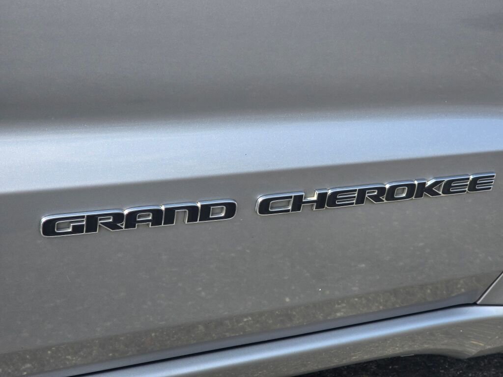 Used 2020 Jeep Grand Cherokee Overland image 15
