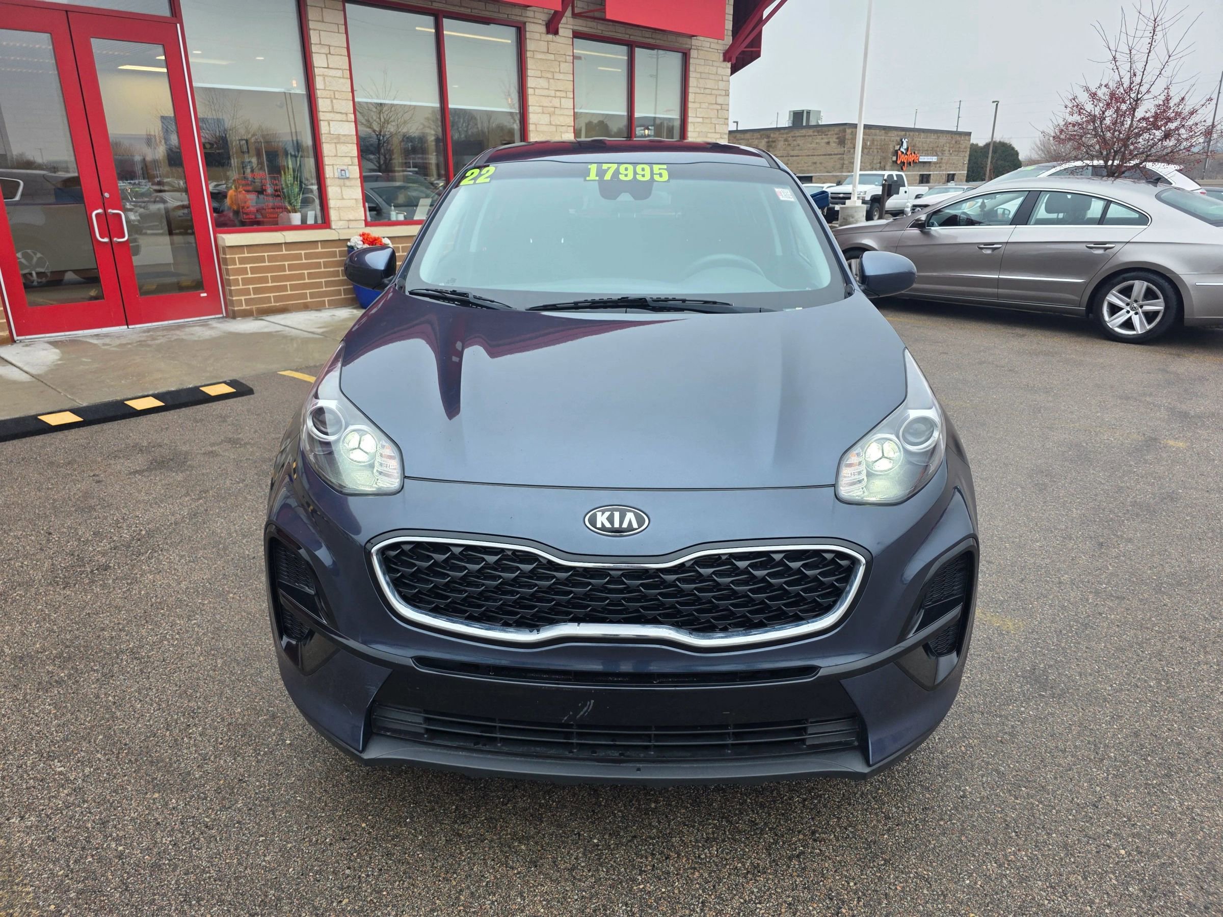 Used 2022 Kia Sportage LX image 2