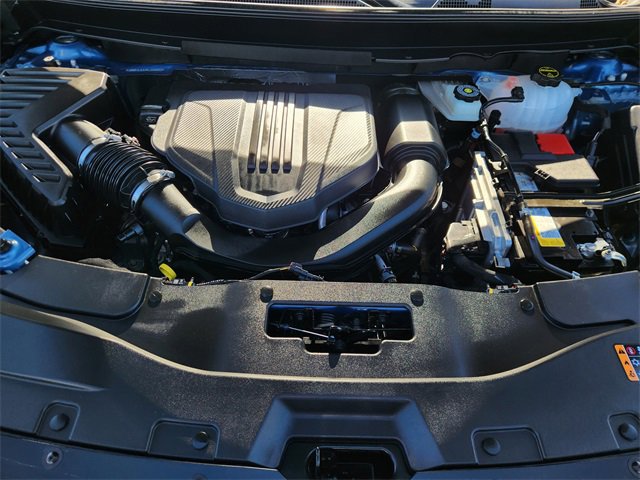 Used 2024 Chevrolet Traverse RS image 32