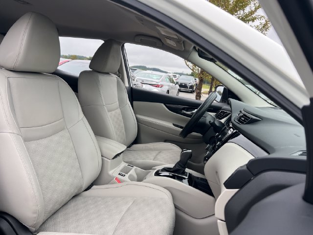 Used 2022 Nissan Rogue Sport SV w/ Technology Package FWD image 26