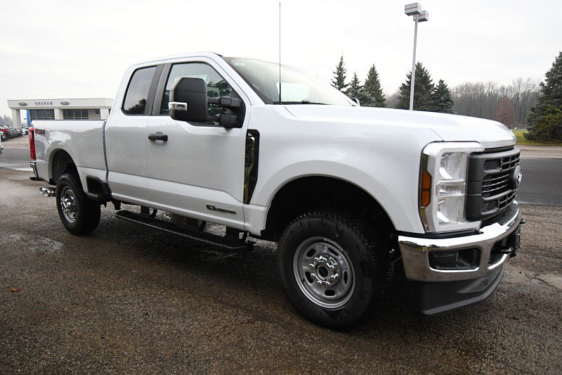 New 2026 Ford F350 XL w/ FX4 Off-Road Package