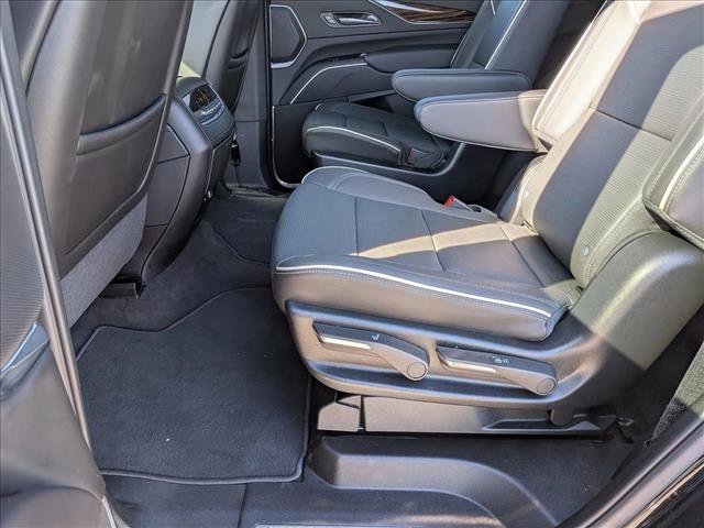 Used 2024 Cadillac Escalade Premium Luxury image 18