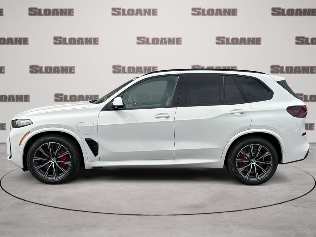 New 2026 BMW X5 xDrive50e w/ M Sport Package AWD/4WD image 2