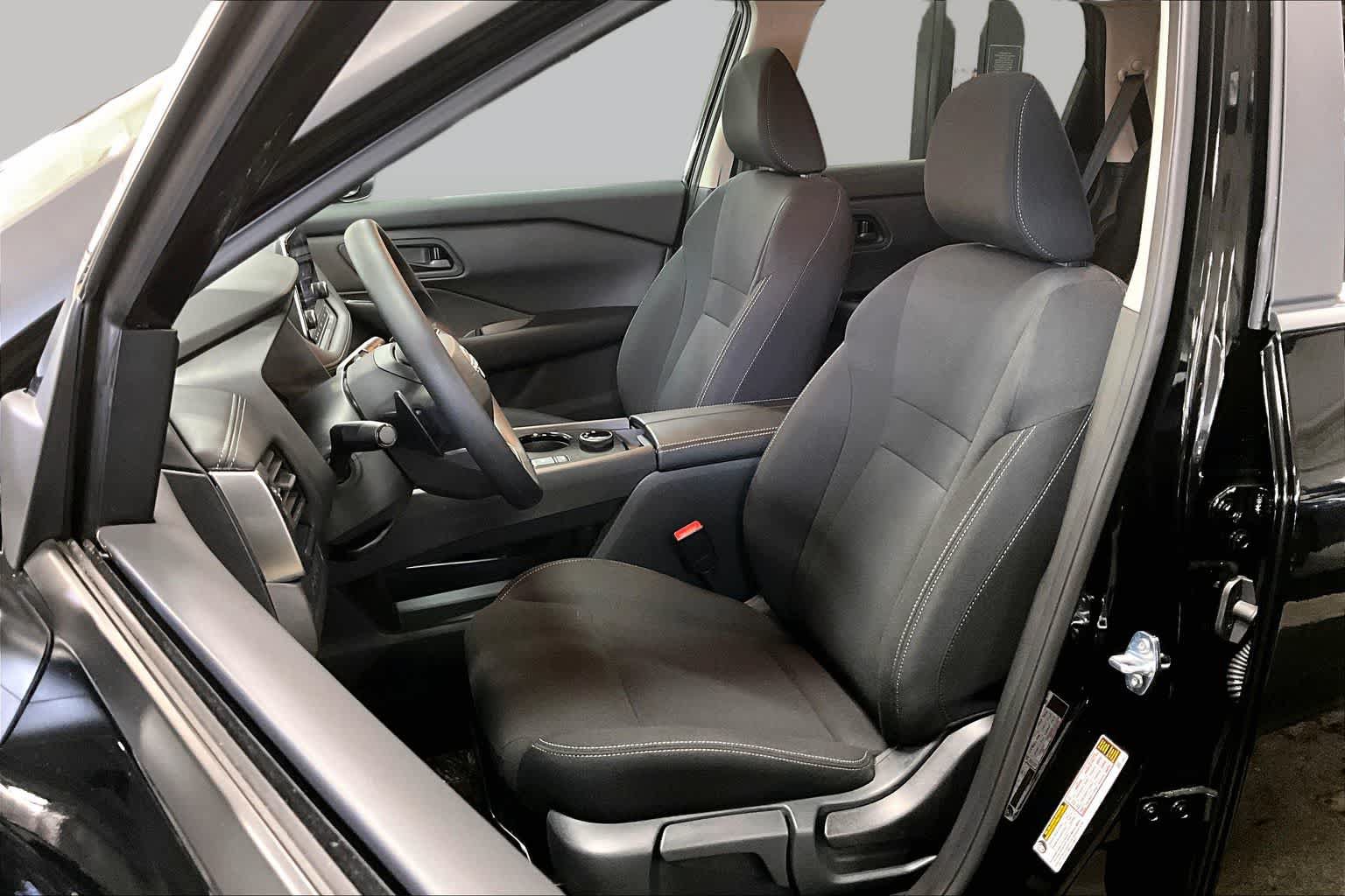 Used 2026 Nissan Rogue S AWD/4WD image 8