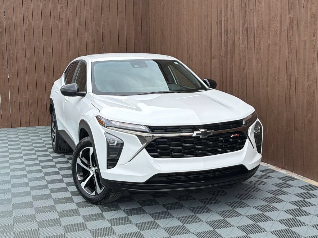 Used 2026 Chevrolet Trax RS FWD image 8