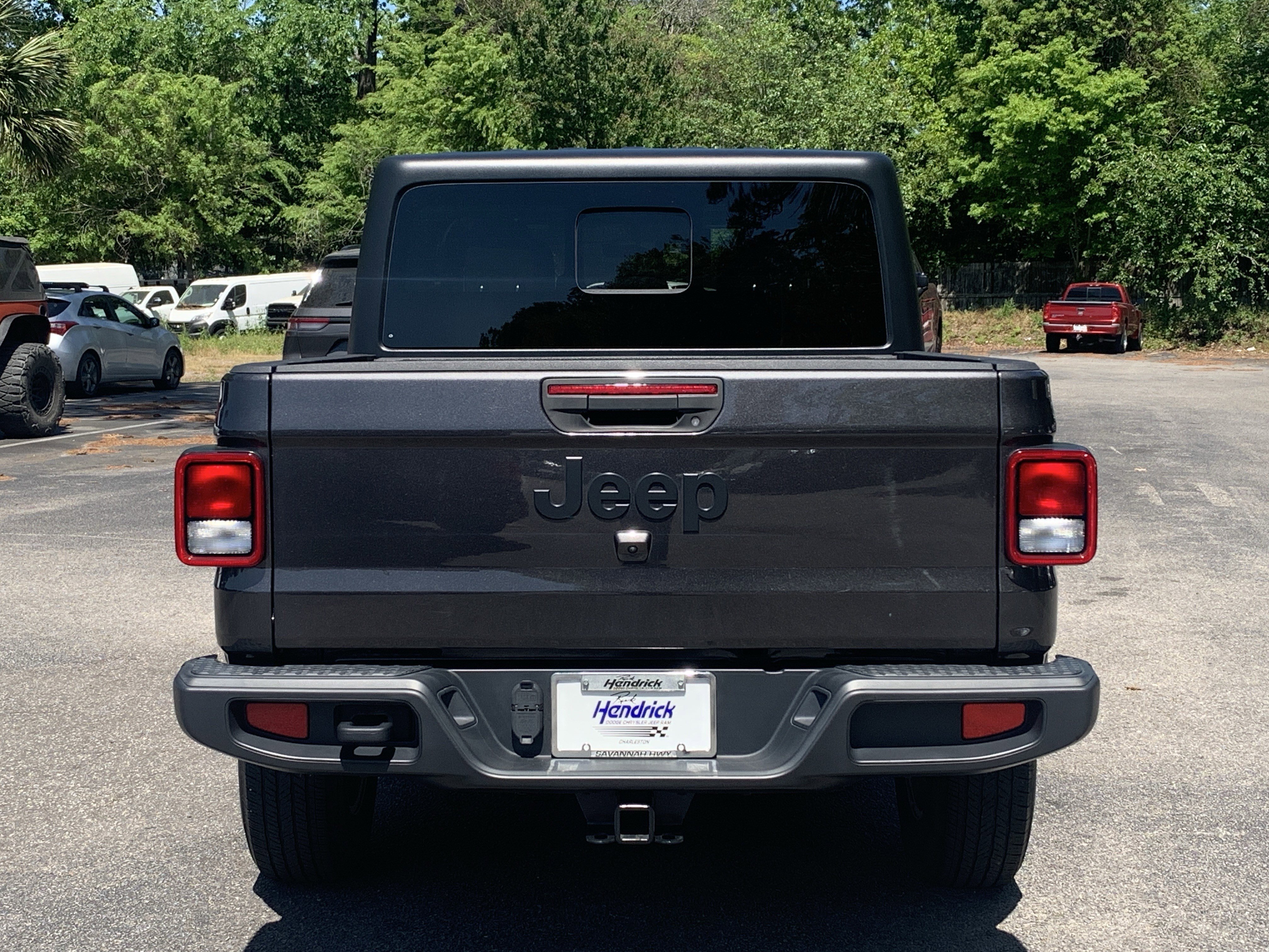 Used 2022 Jeep Gladiator Sport image 8