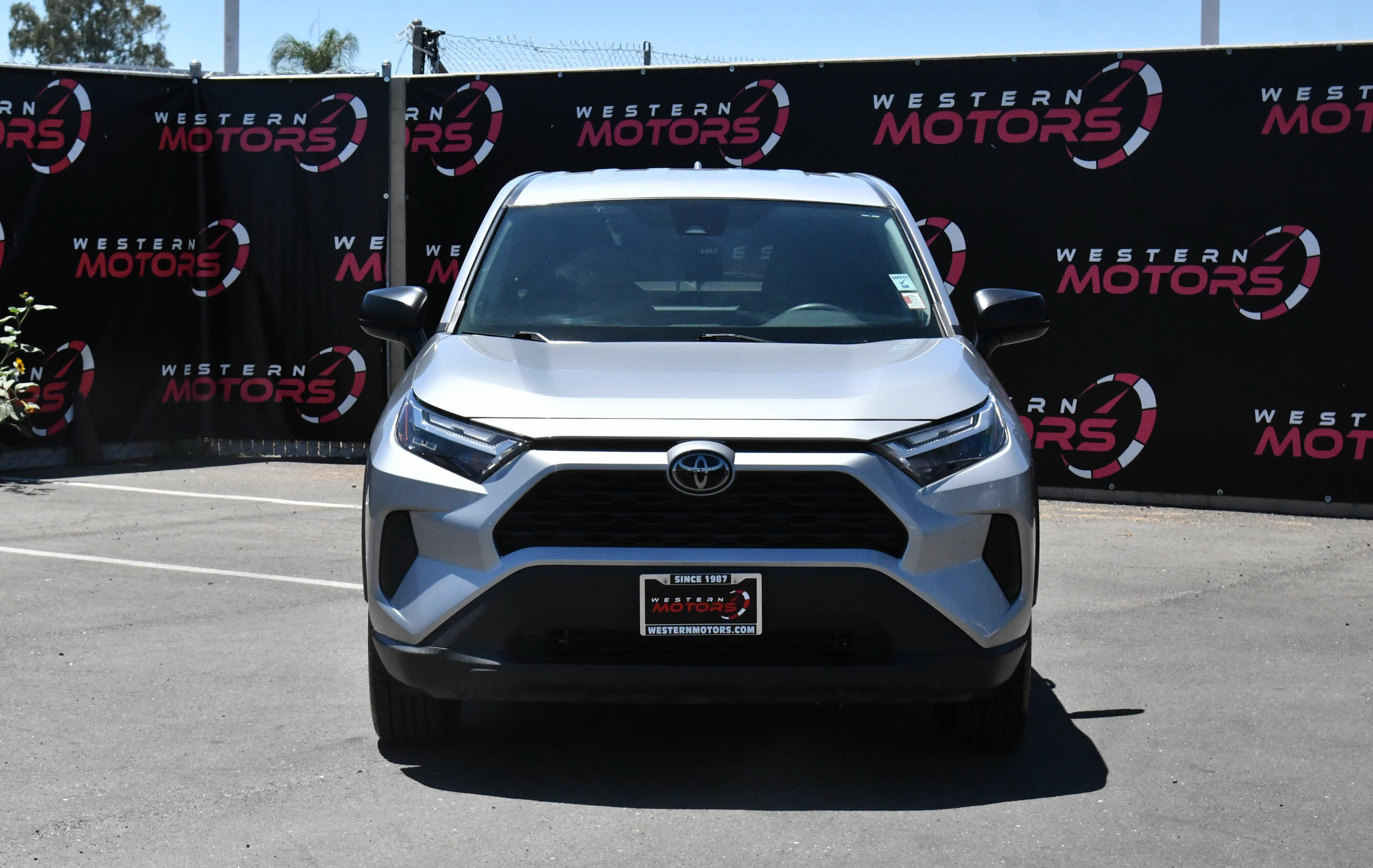 Used 2024 Toyota RAV4 LE AWD/4WD image 2