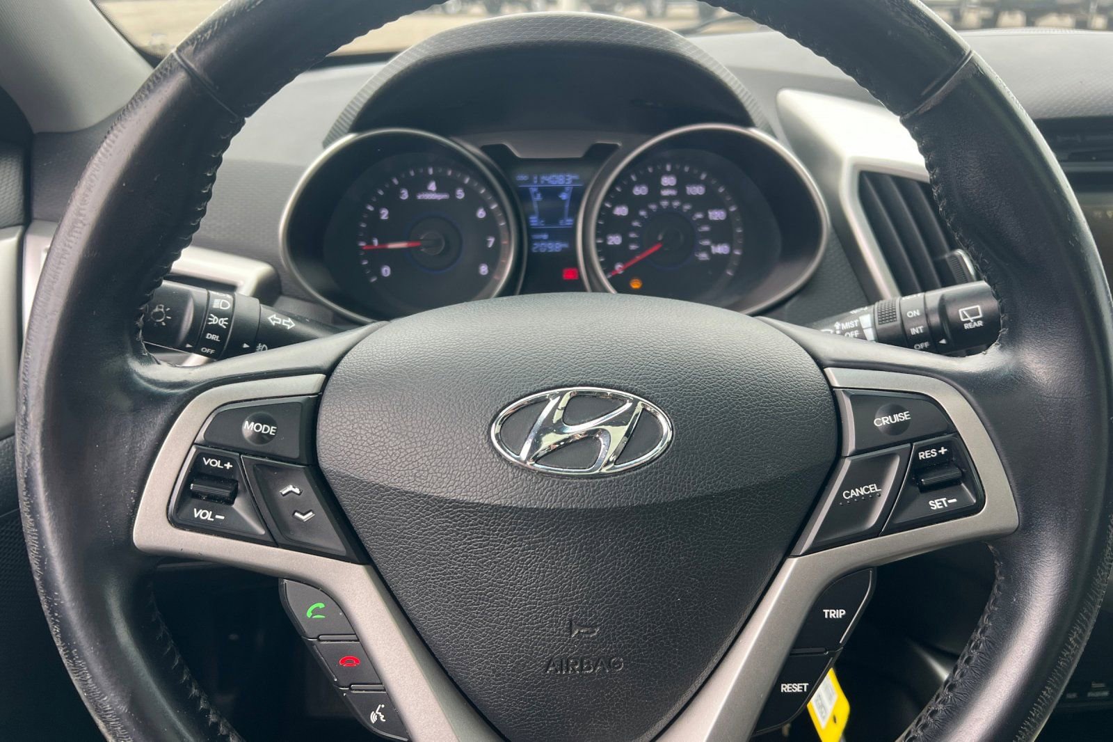 Used 2014 Hyundai Veloster w/ Style Package 02 image 19