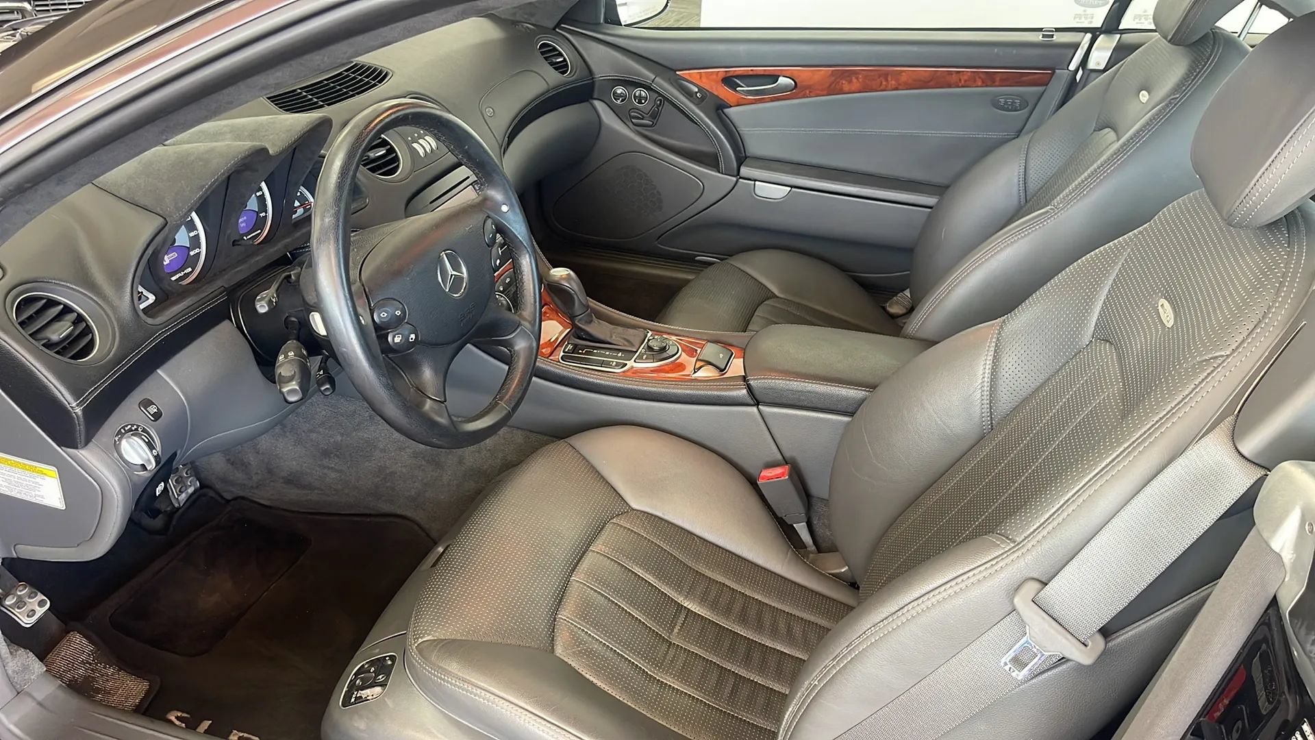 Used 2005 Mercedes-Benz SL 55 AMG image 28