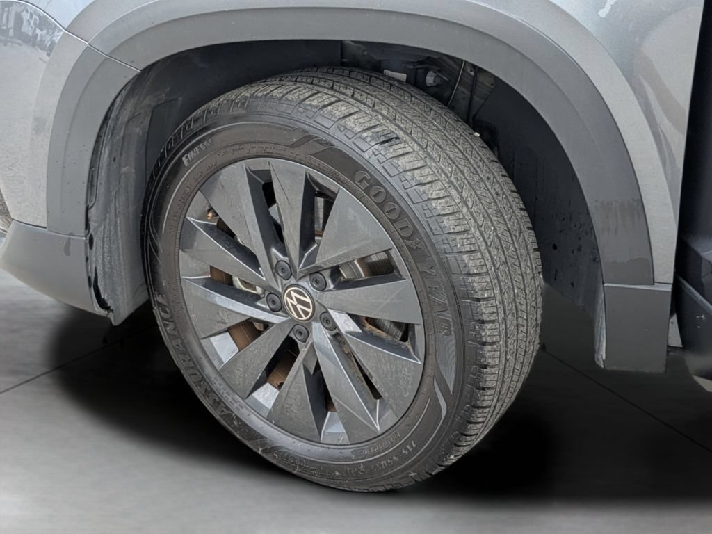 Certified 2023 Volkswagen Taos S FWD image 33