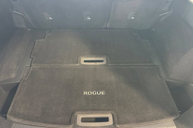 Used 2021 Nissan Rogue SL w/ Premium Package image 14