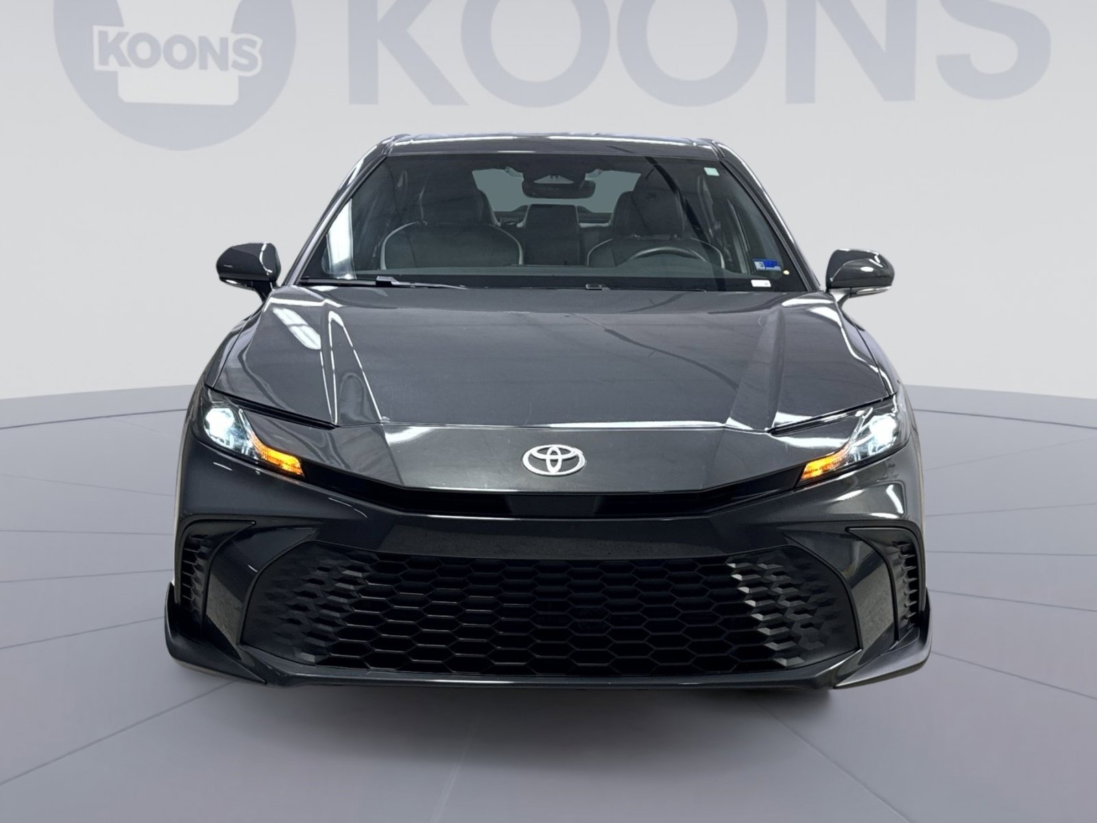 Used 2025 Toyota Camry SE w/ Convenience Package image 15