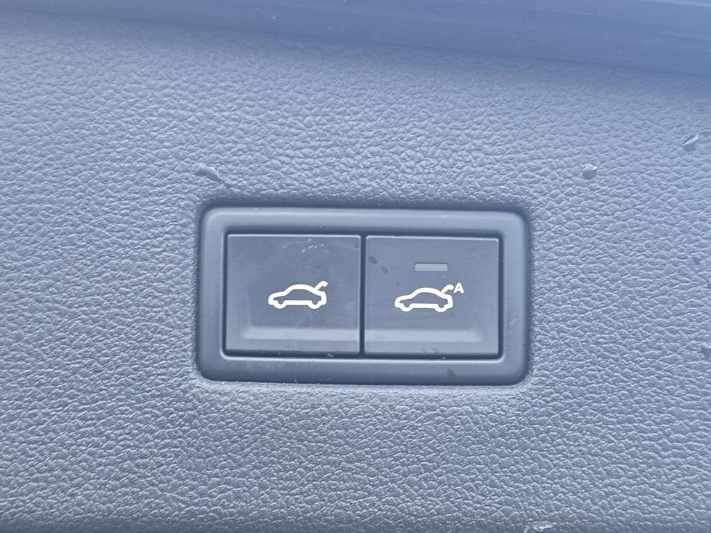 Used 2019 Volkswagen Tiguan S image 13