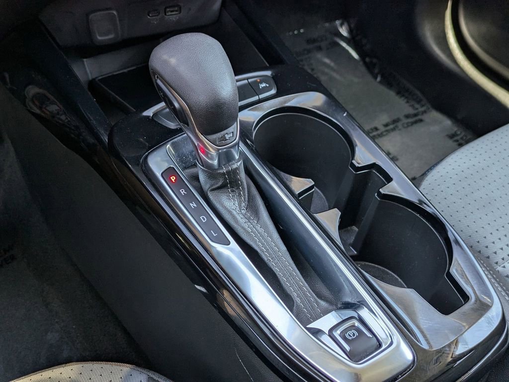 Used 2025 Chevrolet Trax LT w/ LT Convenience Package FWD image 18