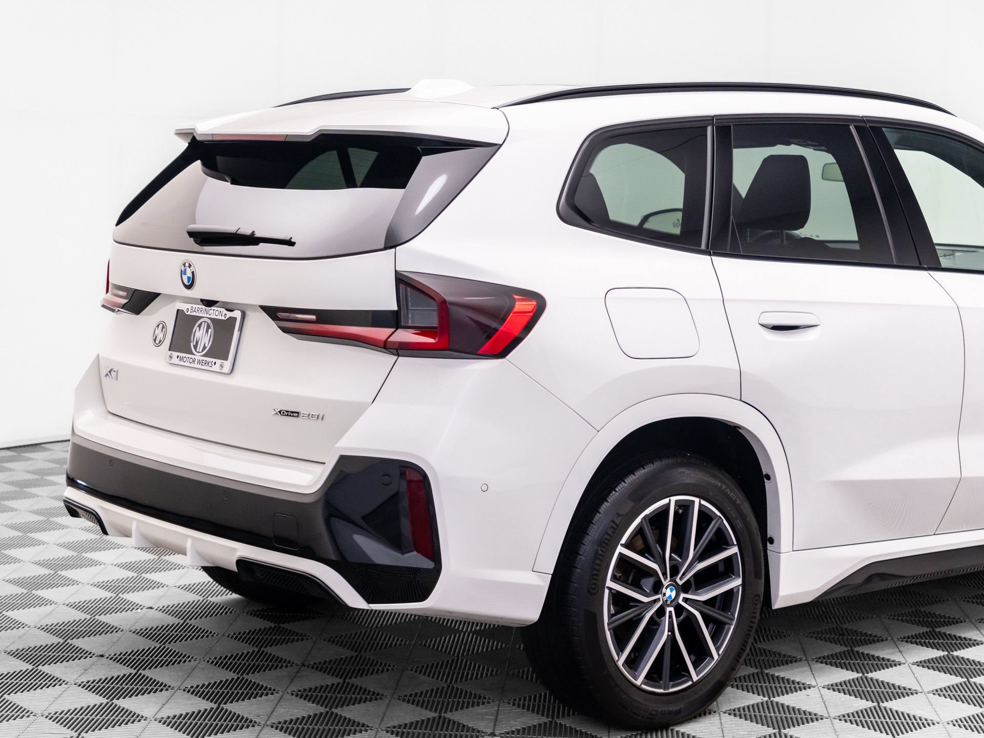 Used 2024 BMW X1 xDrive28i w/ M Sport Package AWD/4WD image 36