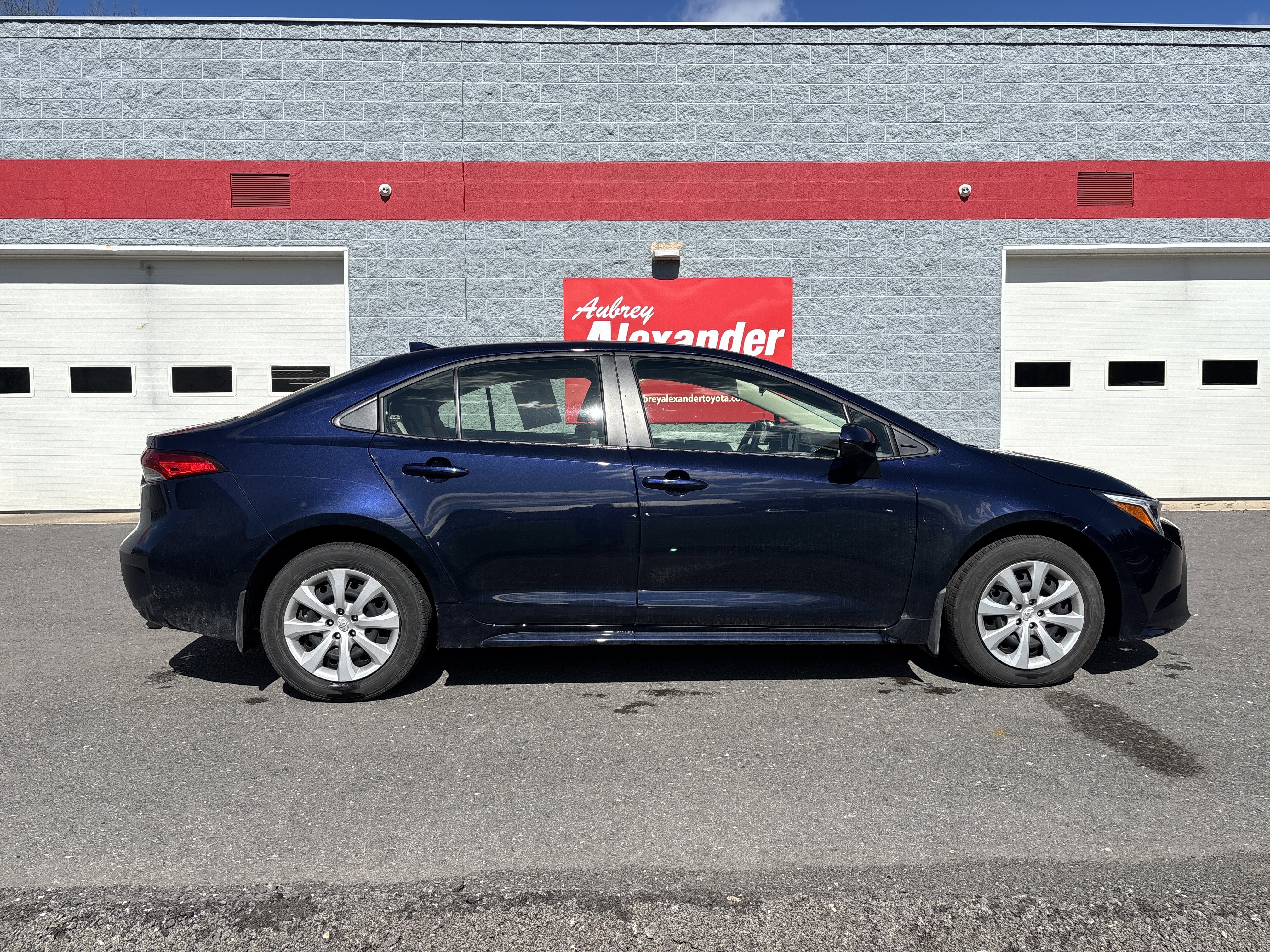 Certified 2025 Toyota Corolla LE image 2