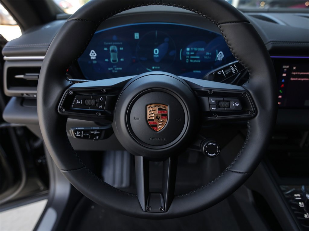 New 2025 Porsche Macan 4 Electric image 18