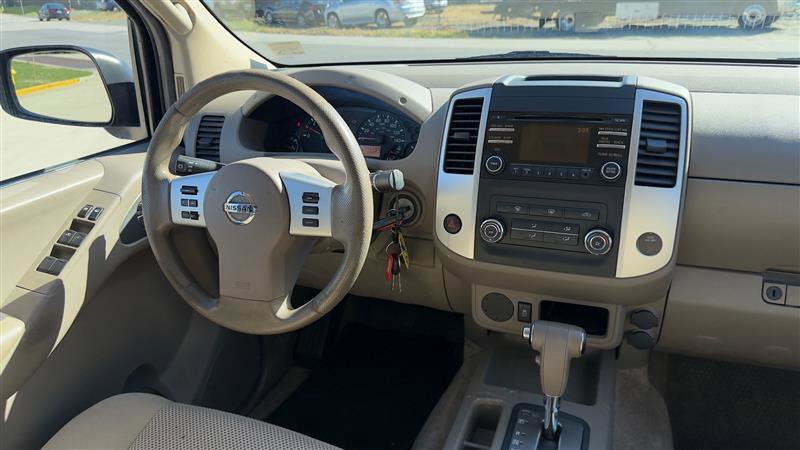 Used 2013 Nissan Frontier SV image 20