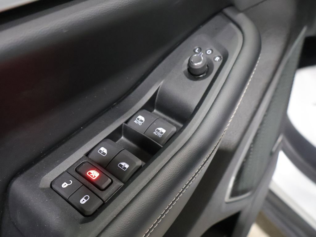Used 2023 Jeep Grand Cherokee L Limited AWD/4WD image 15
