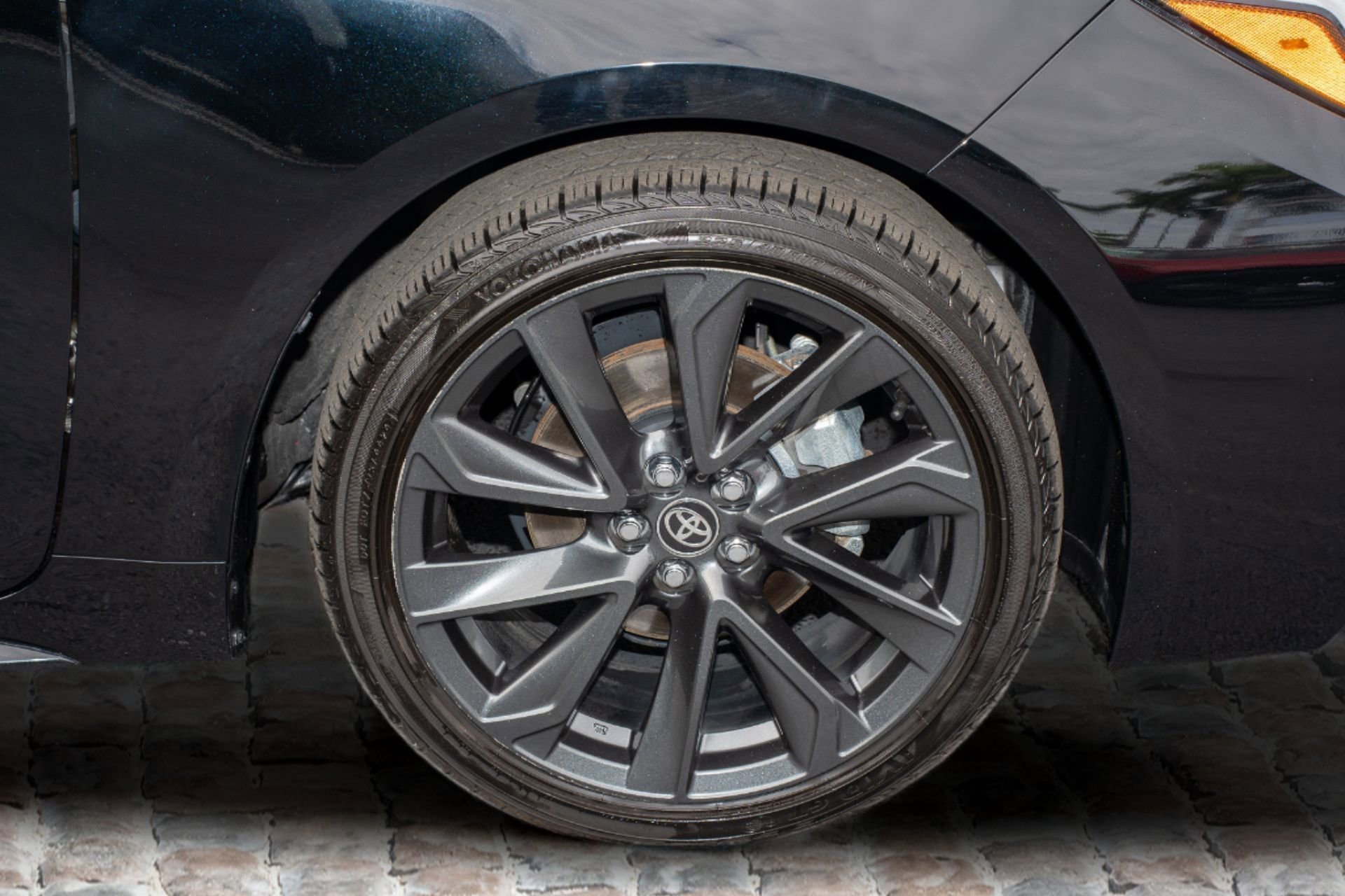 Used 2025 Toyota Corolla SE w/ SE Premium Package image 40