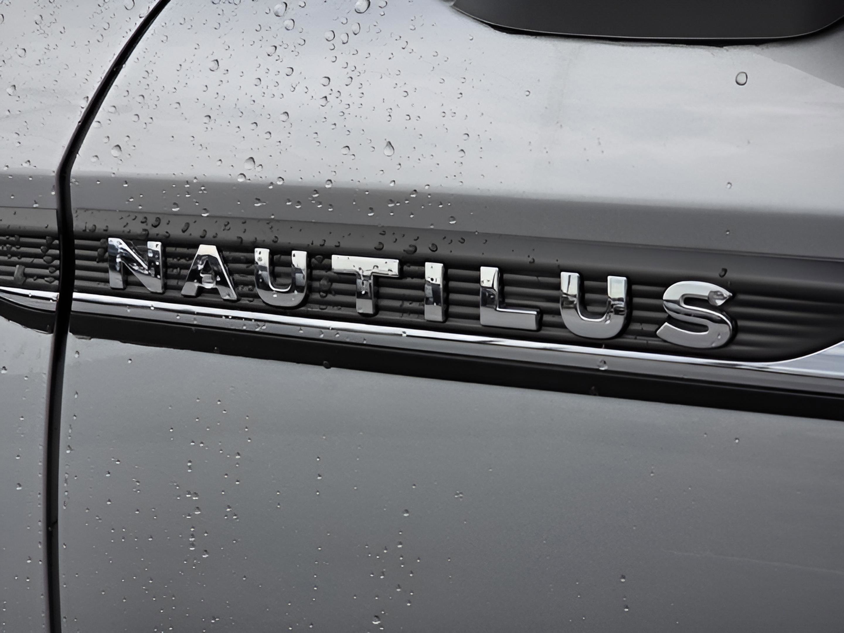 Used 2023 Lincoln Nautilus FWD w/ Premium Package image 34