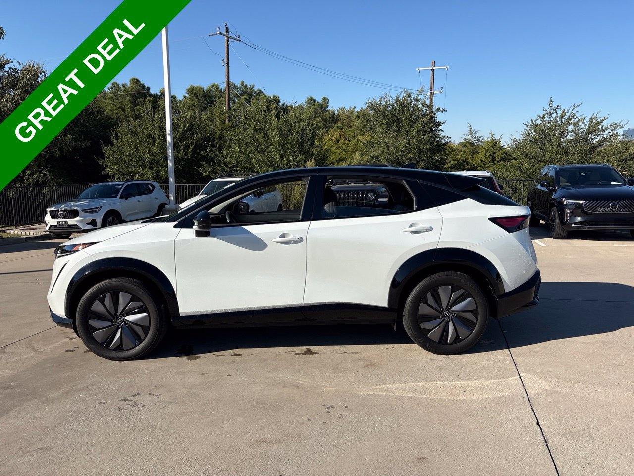 Used 2024 Nissan Ariya AWD image 10