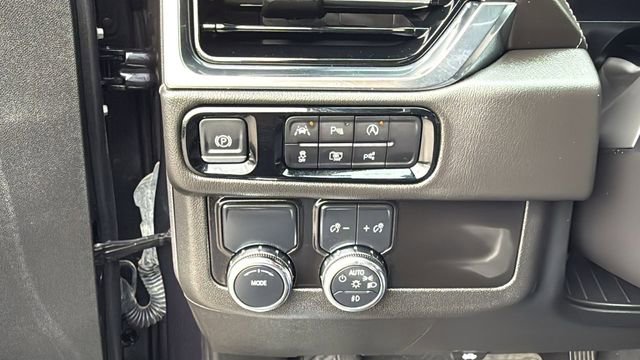 Certified 2025 GMC Yukon XL Denali image 27