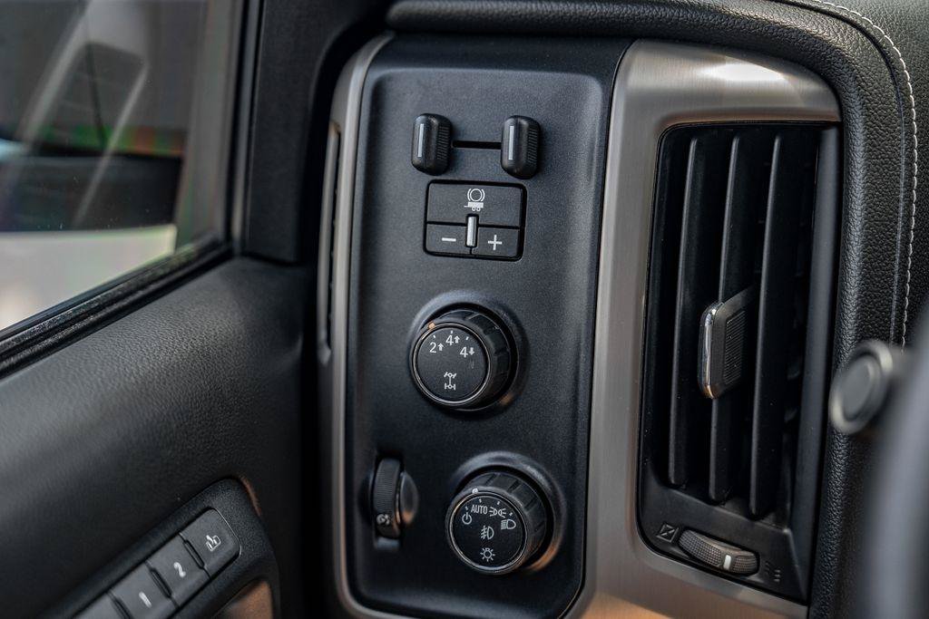 Used 2016 GMC Sierra 2500 Denali w/ Duramax Plus Package AWD/4WD image 35