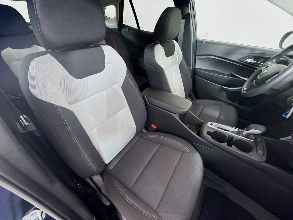 Used 2026 Chevrolet Trax LS FWD image 25