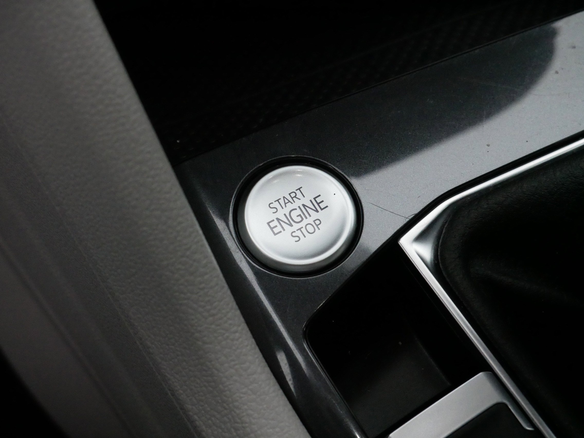 Certified 2022 Volkswagen Tiguan SE image 28