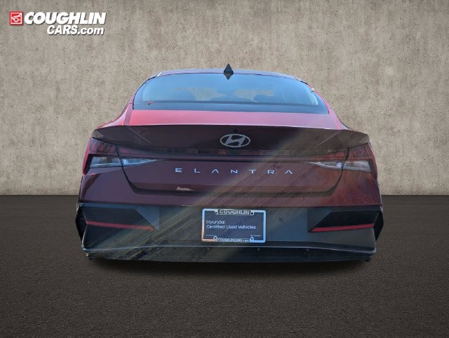 Certified 2025 Hyundai Elantra SEL FWD image 6