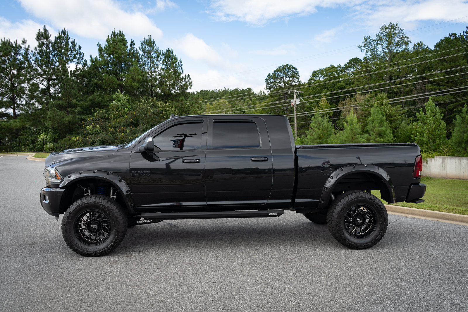 Used 2018 RAM 2500 Laramie w/ Sport Appearance Group AWD/4WD image 5
