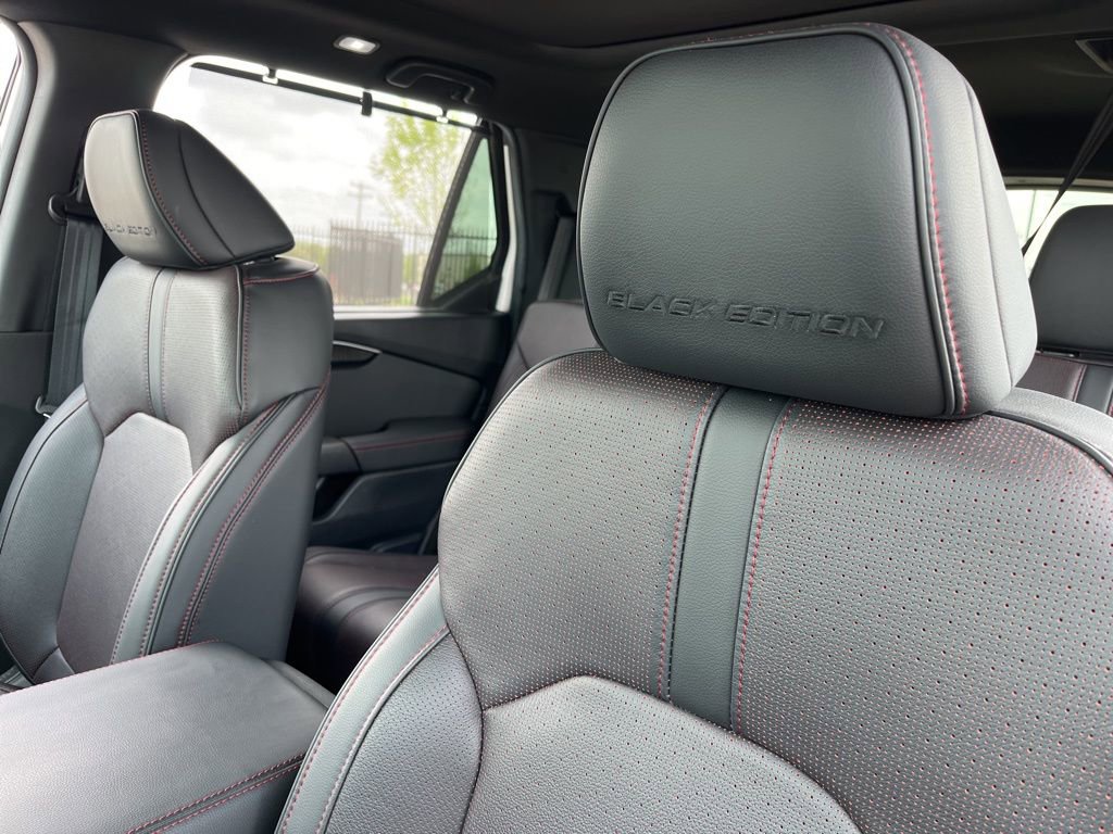 Used 2025 Honda Pilot Black Edition image 25