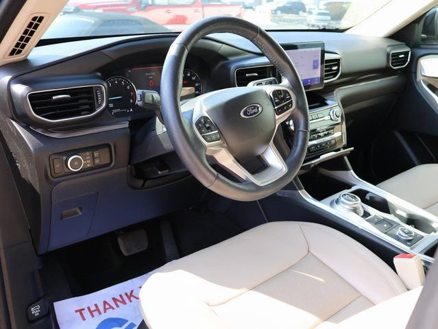 Used 2023 Ford Explorer Limited AWD/4WD image 25