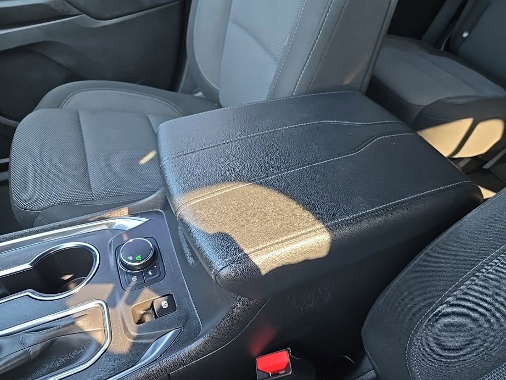 Used 2023 Chevrolet Traverse LT FWD image 34
