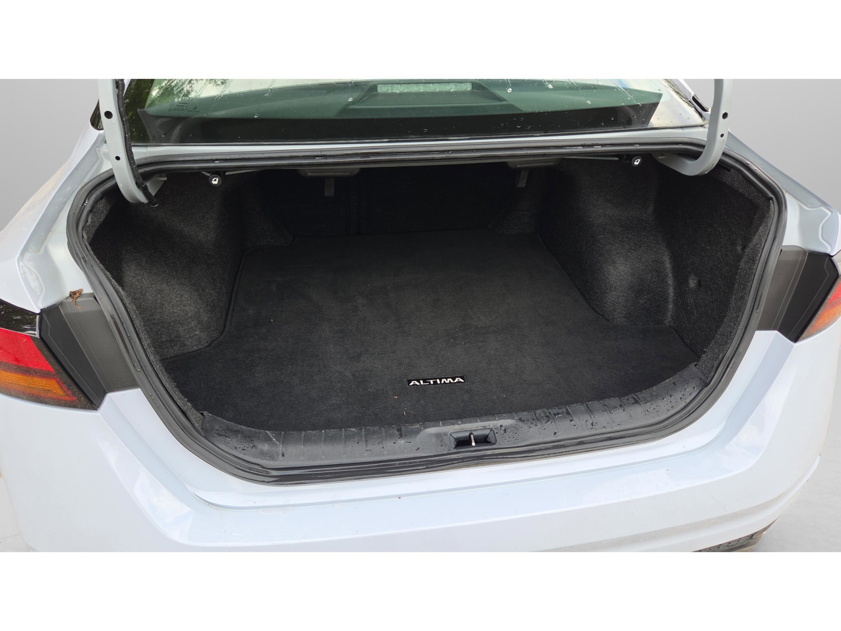 Used 2024 Nissan Altima 2.5 SR FWD image 13