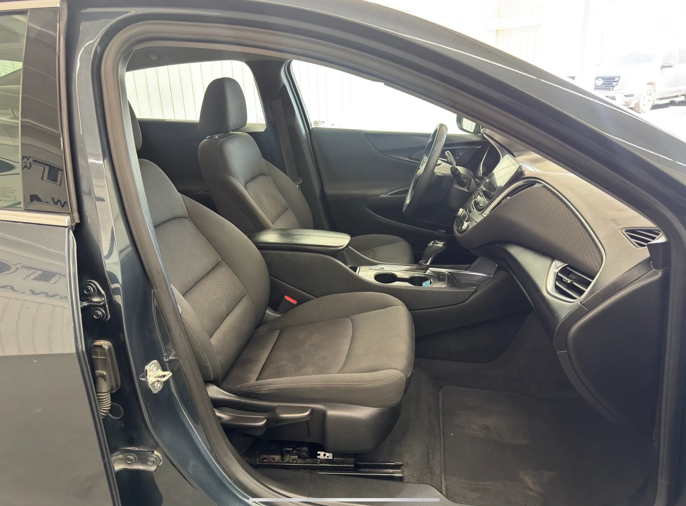 Used 2020 Chevrolet Malibu LT FWD image 10