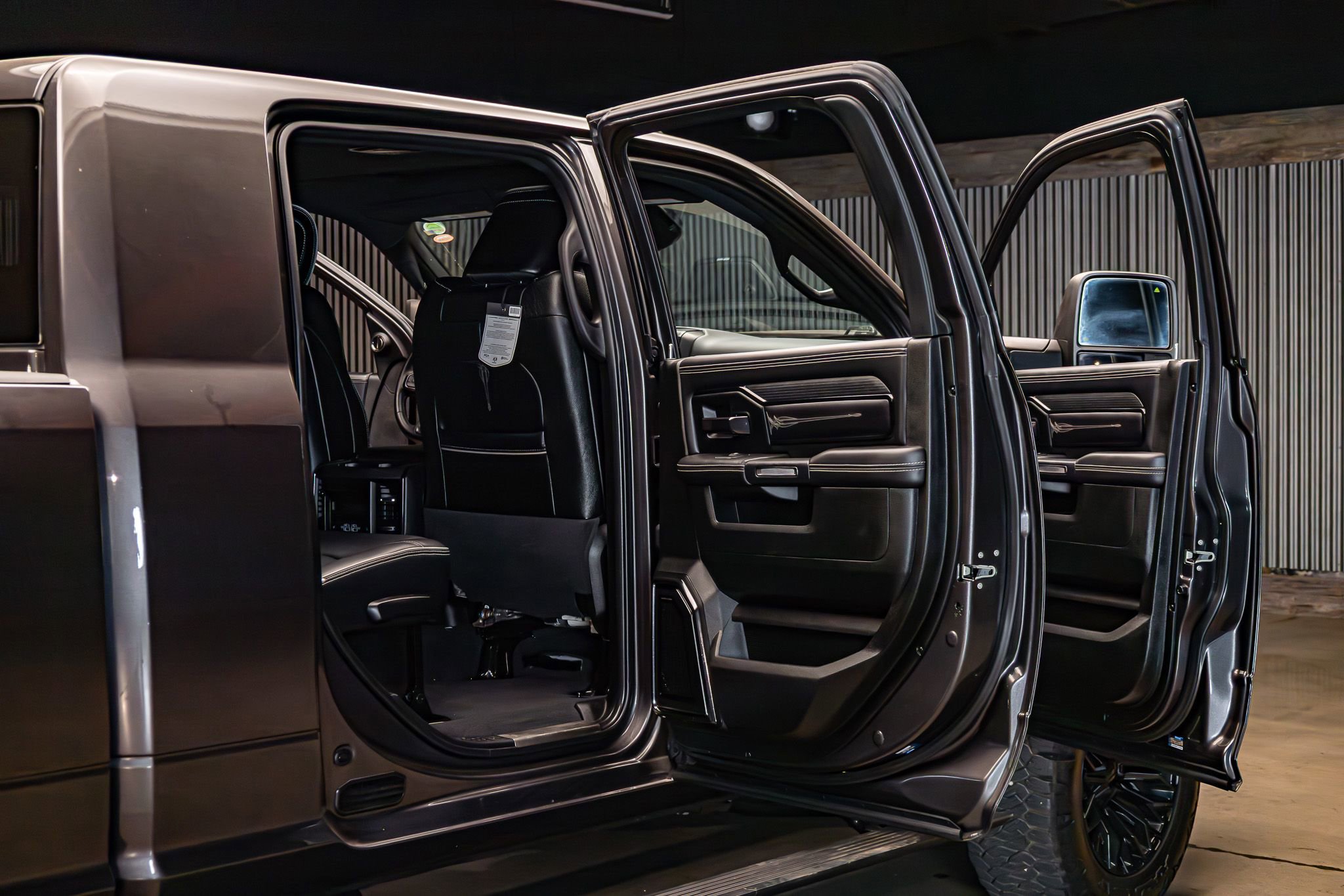 Used 2024 RAM 2500 Limited AWD/4WD image 30