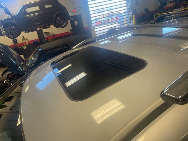 Used 2018 Honda Odyssey Elite image 9