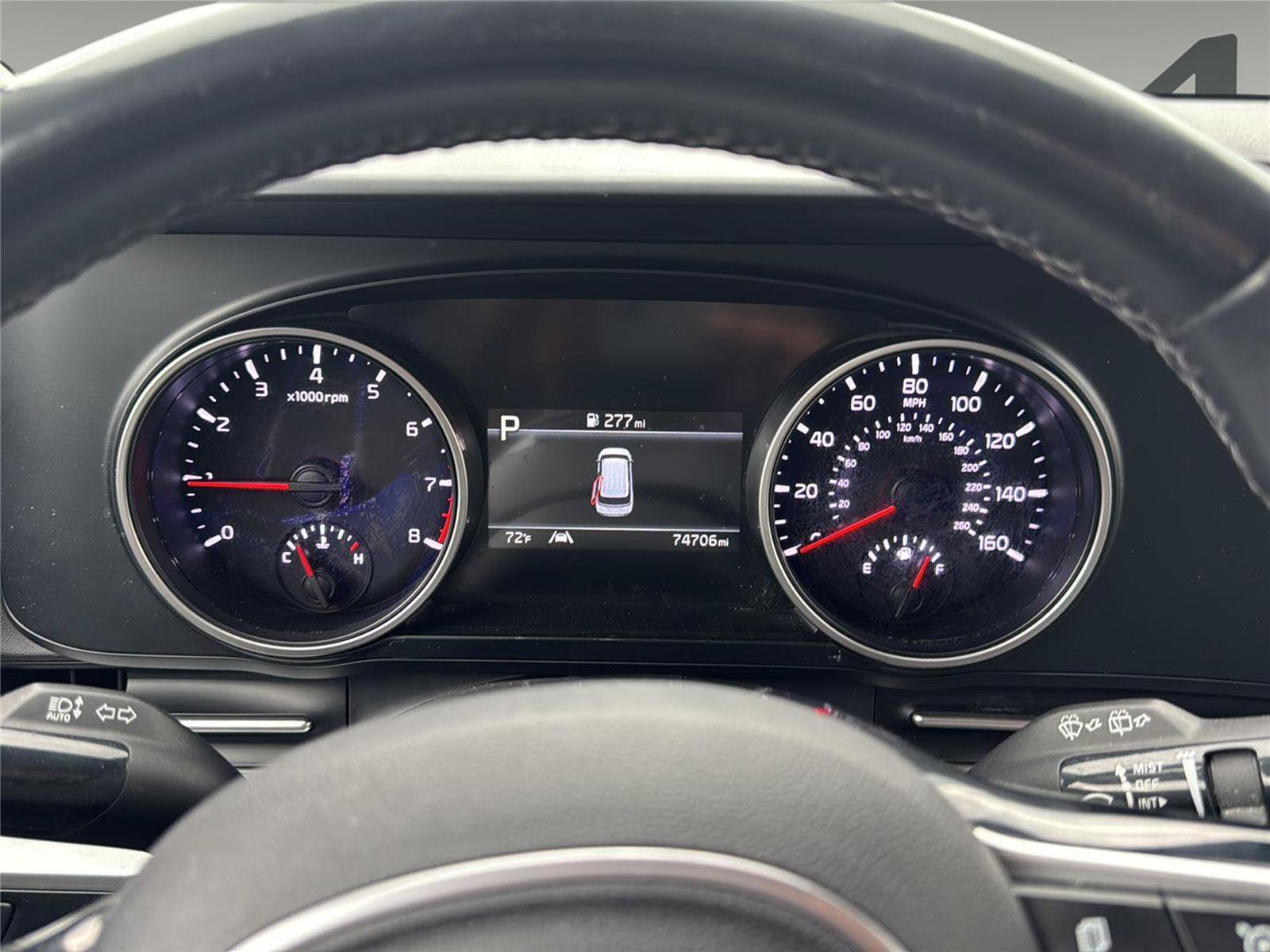 Used 2022 Kia Carnival LX FWD image 11