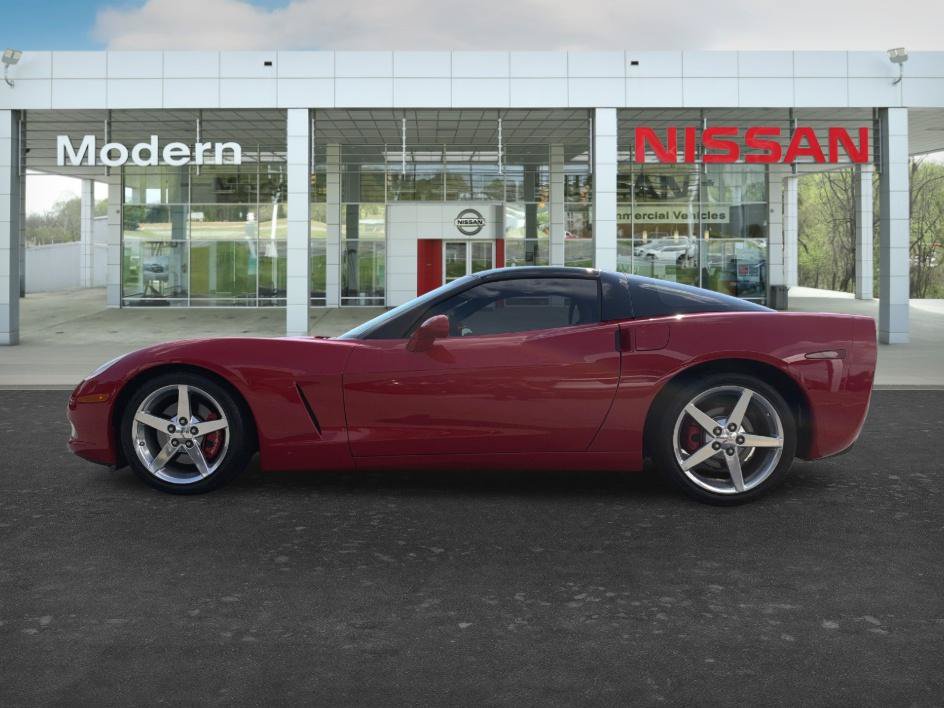 Used 2005 Chevrolet Corvette Coupe w/ Preferred Equipment Group RWD image 2