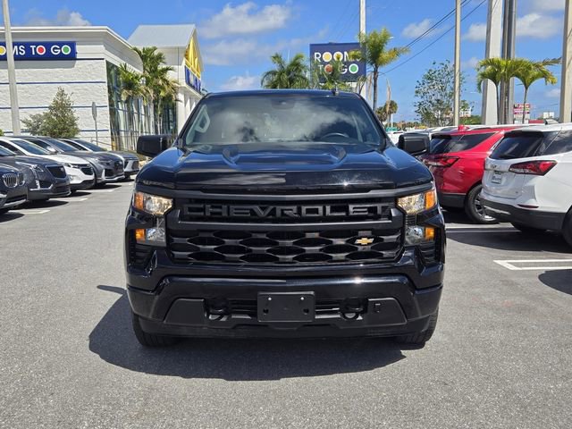 Used 2023 Chevrolet Silverado 1500 Custom image 2