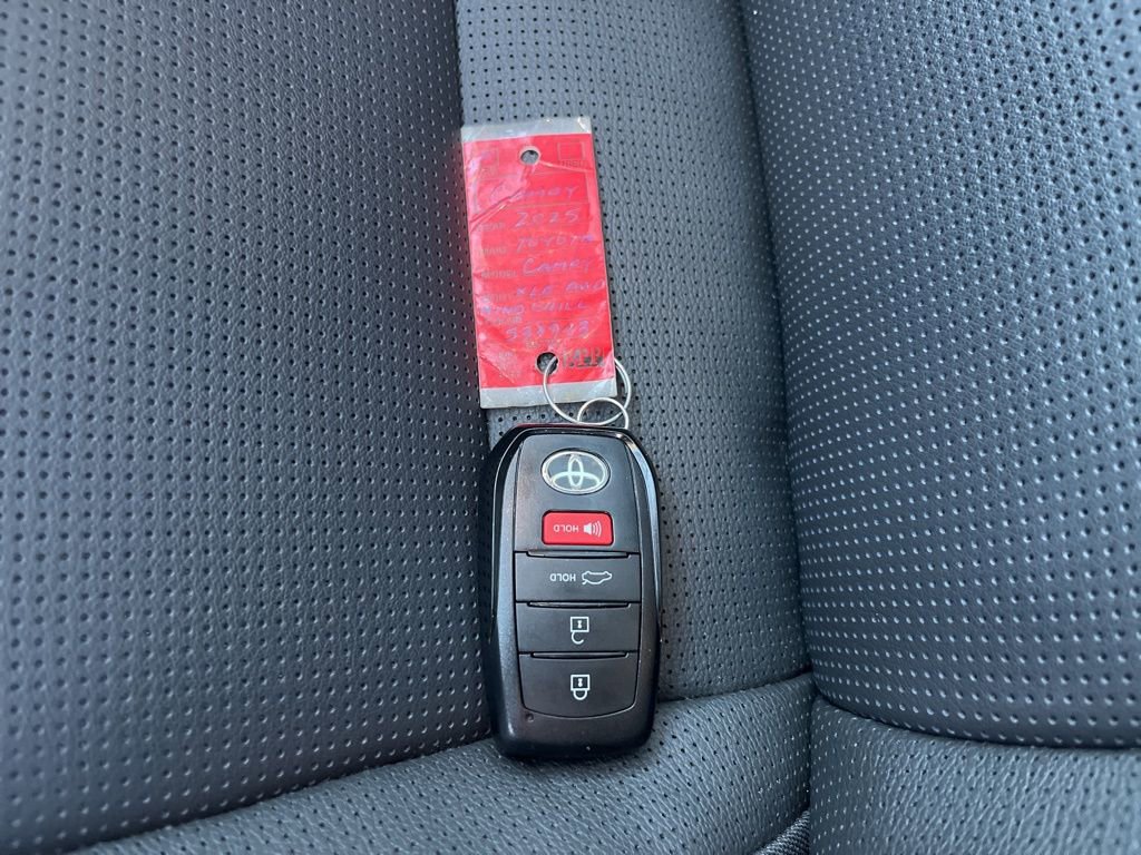 Used 2025 Toyota Camry XLE w/ Premium Package image 79