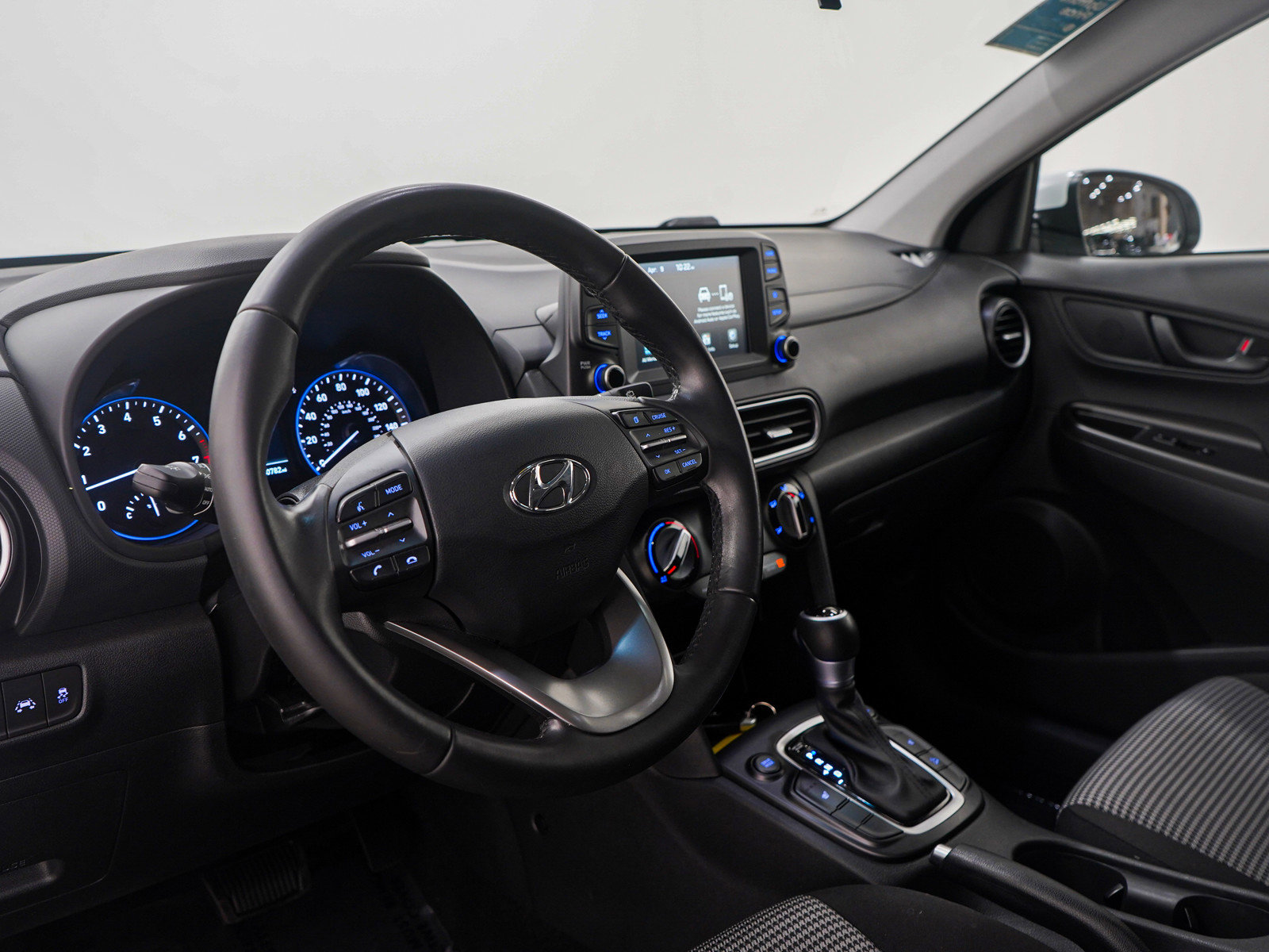 Used 2019 Hyundai Kona SEL w/ SEL Tech Package 02 image 24